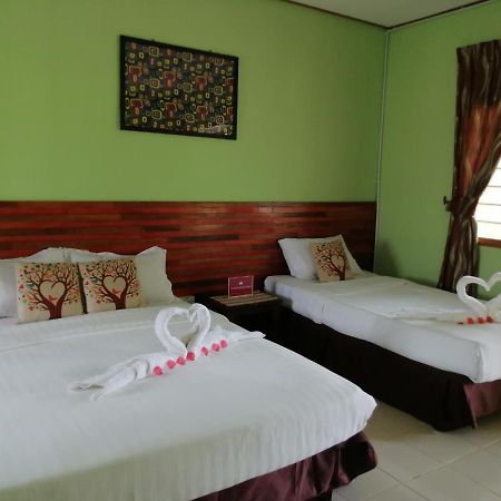 I & R Tasik Anak Motel Langkawi Luaran gambar